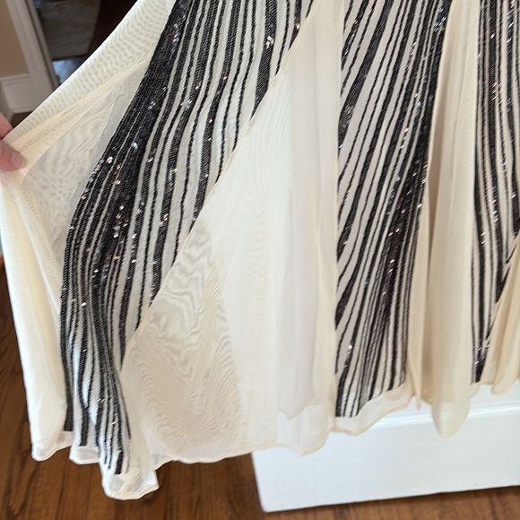 R&M Richards Black and Cream Embellished Dress - Picture 8 of 8